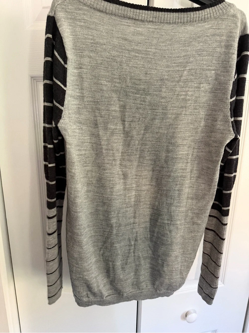 SMARTWOOL Sweater Womens M Gray Stripe V-Neck 100% Merino Wool